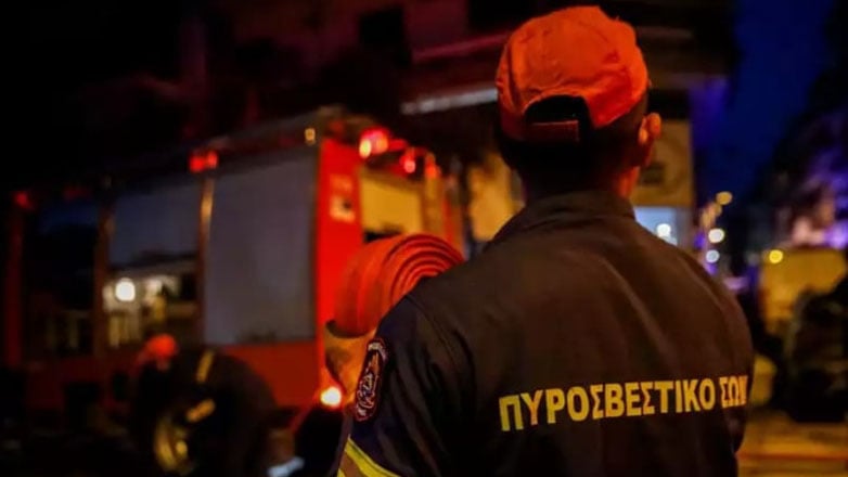 Πάτρα: Φωτιά στον πρώτο όροφο του εγκαταλελειμμένου κτιρίου του ΟΛΠΑ