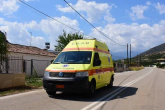 Ο πατέρας έκανε όπισθεν με το αγροτικό και δεν είδε το παιδί - Πώς έγινε η τραγωδία με τη 2χρονη στο Αγρίνιο