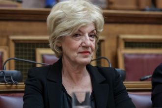  Σία Αναγνωστοπούλου: Διαμαρτυρία για την κατάργηση του Γενικού Λυκείου Ερυμάνθειας