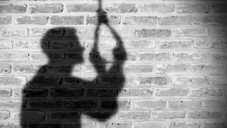 Τραγωδία: Βρήκε τον γιο της απαγχονισμένο μέσα στο σπίτι