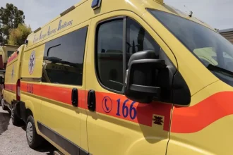 58χρονος χτύπησε με σκεπάρνι συνάδελφό του στη Μάνδρα: Σε σοβαρή κατάσταση το θύμα
