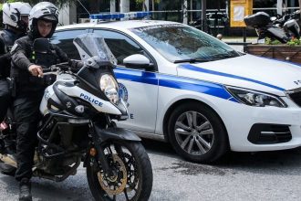  Έδειραν και λήστεψαν 52χρονο αφού πρώτα τον εξανάγκασαν να χορέψει
