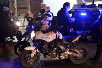 Πάτρα: Έκανε... σαματά, ζήτησε και τα ρέστα... από τους αστυνομικούς - Επεισοδιακή σύλληψη