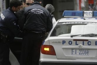 Αχαΐα: Οδηγούσε χωρίς δίπλωμα με ανήλικο στο όχημα, τράκαρε, τραυματίστηκαν και βρέθηκε μεθυσμένος!
