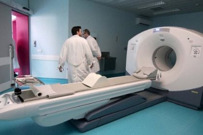 Θρίλερ με μαγνητικό τομογράφο που «ρούφηξε» 61χρονο