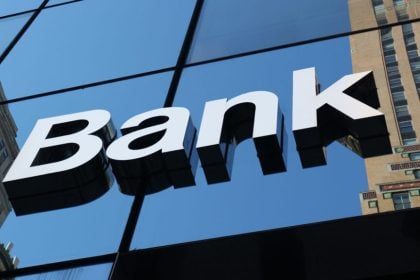 Νέοι ισχυρότεροι κανόνες εποπτείας των τραπεζών - Τι προβλέπεται για χορηγήσεις δανείων, ελέγχους και παραβάσεις