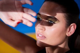 Makeup στον καύσωνα: Tips για σταθερότητα και φυσική λάμψη