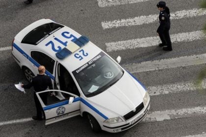 Πάτρα: Σύγκρουση φορτηγού με ΙΧ , στην Οβρυά