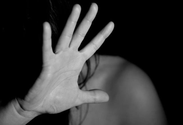 Δυτ. Ελλάδα: Αναζητείται 39χρονος που φέρεται να ξυλοκόπησε άγρια την 32χρονη σύζυγό του