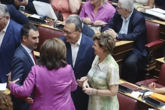 Πρώτο κοινό βήμα ΣΥΡΙΖΑ-Νέας Αριστεράς: Κατέθεσαν κοινό αίτημα με 37 υπογραφές για προανακριτική για Βορίδη και Αυγενάκη