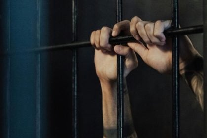 Λονδίνο: Ισόβια σε δύο εφήβους για τη δολοφονία 14χρονου μέσα σε λεωφορείο
