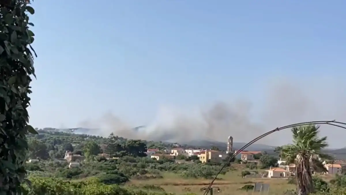 Φωτιά στα Κύθηρα - Καίγεται δάσος, μήνυμα του 112
