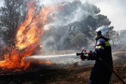 Πάτρα: Πολύ υψηλός κίνδυνος πυρκαγιάς και αύριο Πέμπτη – Που απαγορεύεται η κυκλοφορία