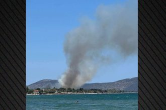 Φωτιά στον Μαραθώνα, σηκώθηκαν 3 ελικόπτερα - 112 για απομάκρυνση των κατοίκων