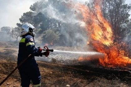 Διαδοχικά πύρινα μέτωπα σε 5 περιοχές και μηνύματα από το 112