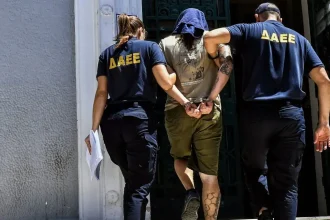 Ποινική δίωξη σε βαθμό κακουργήματος για τους δύο συλληφθέντες για την τεράστια φωτιά στον Φενεό Κορίνθου