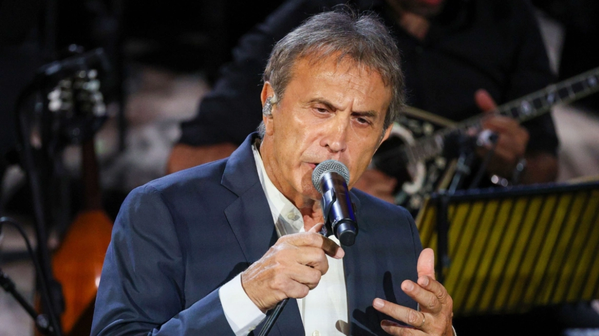Γιώργος Νταλάρας: Υπάρχουν νέοι τραγουδιστές με ταλέντο που αλλάζουν τις μούρες τους
