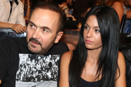Όσοι αμφισβητούν τις υπερφυσικές ικανότητες του Σταμάτη Γονίδη, αν θέλουν μπορεί να τα κάνει μπροστά τους, δήλωσε η κόρη του τραγουδιστή