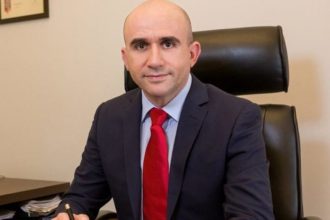 Υπόθεση Μουρτζούκου: «Η λαλίστατη Ειρήνη περιέγραψε άθελά της πώς συνέβησαν οι θάνατοι», είπε η Γρηγόρης Λέων