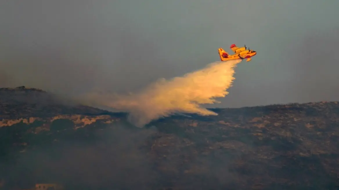 Αναζωπύρωση στα Κύθηρα, καίγεται δασική έκταση - 112 για εκκένωση τριών οικισμών