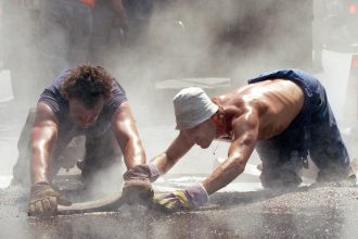 Kαύσωνας: Έκτακτα μέτρα και σήμερα Πέμπτη 24 Ιουλίου – Πότε και πού σταματάνε οι υπαίθριες εργασίες