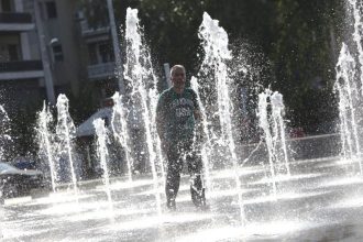 Συνεδρίασε η Επιτροπή Εκτίμησης Κινδύνου για τον καύσωνα - Σε ποιες περιοχές ο υδράργυρος θα χτυπήσει κόκκινο