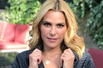 Τζένη Μπότση: Έκλεισε τα 53 – Φωτογραφίες από τα γενέθλιά της