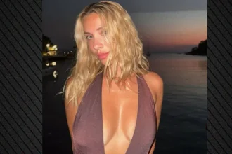 Η Γαρυφαλλιά Καληφώνη με αποκαλυπτικό κορμάκι στις καλοκαιρινές της διακοπές