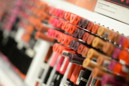 Καλλυντικά που είναι αντίγραφα των πρωτότυπων κρύβουν κινδύνους για την υγεία