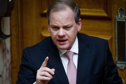 Ποινική δίωξη για παράβαση καθήκοντος προτείνει το πόρισμα για τον Κώστα Καραμανλή