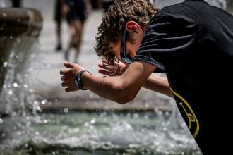 Καύσωνας: Οδηγίες προστασίας για τους πολίτες από την Περιφέρεια Δυτικής Ελλάδας