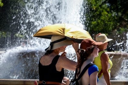 Πολιορκείται από τον καύσωνα η χώρα με 44αρια - Αύριο η χειρότερη ημέρα για τη Δυτ. Ελλάδα