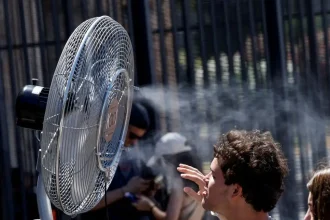 Πολύ υψηλή έως και ακραία θερμική επιβάρυνση σήμερα και αύριο - Επιδεινώνονται οι πυρομετεωρολογικές συνθήκες