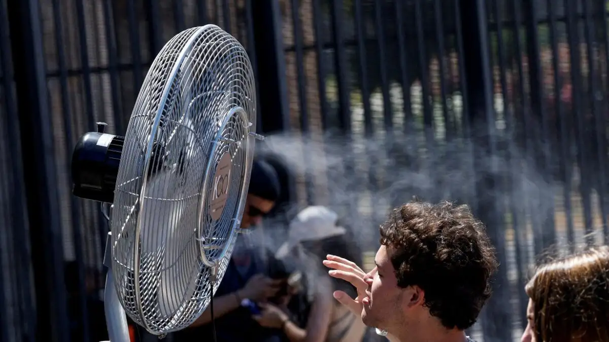 Πολύ υψηλή έως και ακραία θερμική επιβάρυνση σήμερα και αύριο - Επιδεινώνονται οι πυρομετεωρολογικές συνθήκες