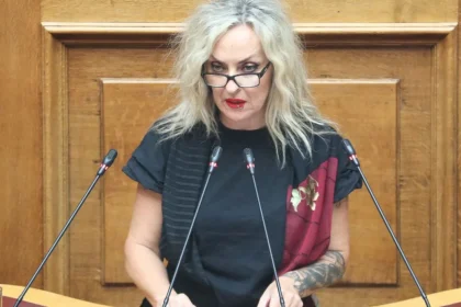 Τζώρτζια Κεφαλά: Η βουλευτής της Πλεύσης Ελευθερίας τραγούδησε από το βήμα της Βουλής!