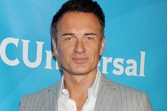 Πέθανε στα 56 του ο ηθοποιός Τζούλιαν ΜακΜάχον