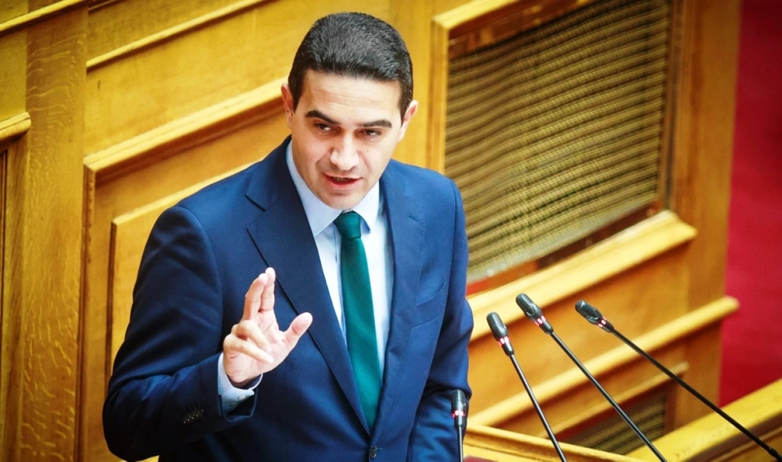 Γιατί ο Μ. Κατρίνης ενοχλήθηκε από το τραγούδι της Τζώρτζιας Κεφαλά στη Βουλή