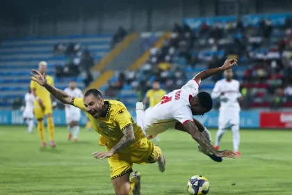 Αράζ – Άρης 2-1: «Μπλακ άουτ» και ήττα με ανατροπή για τους Θεσσαλονικείς στο Conference League