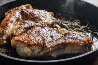 Γιατί να προτιμήσετε τη χοιρινή μπριζόλα στο τηγάνι;