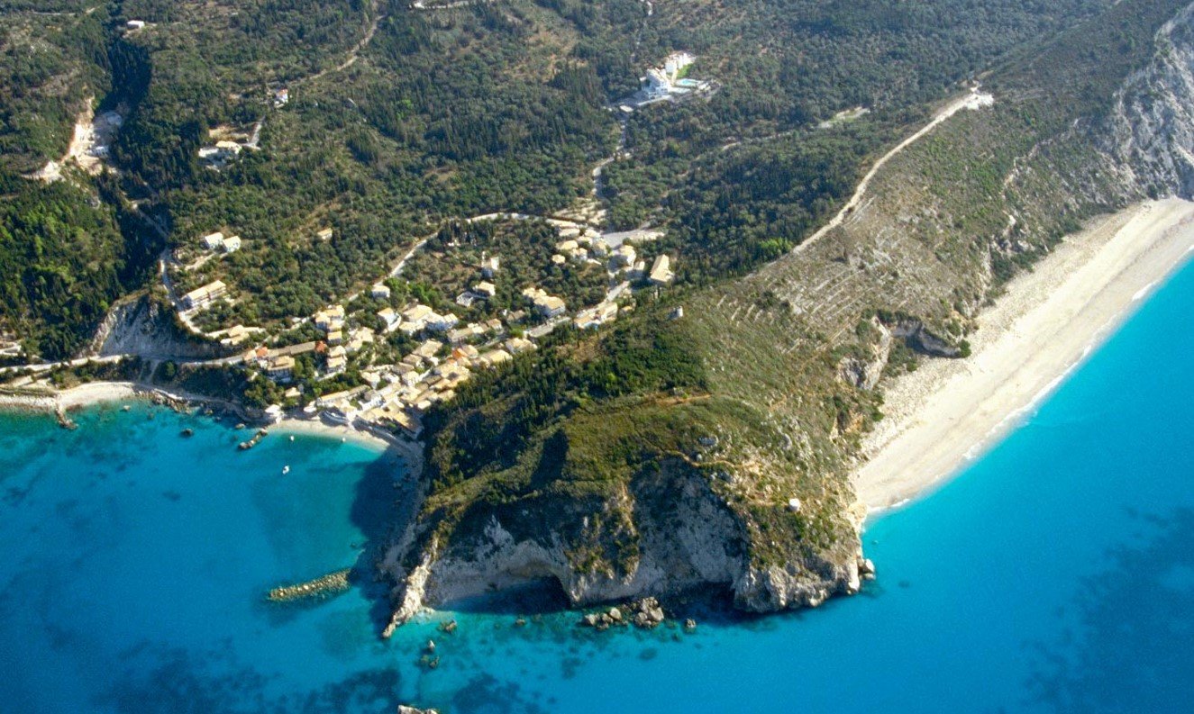 Λευκάδα: Οκτώ άτομα εγκλωβίστηκαν μεταξύ Αγίου Νικήτα και Μύλου - Επιχείρηση της Πυροσβεστικής