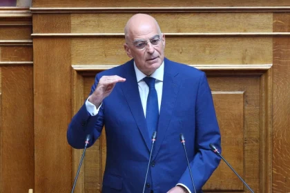 Δένδιας: Οι Ενοπλες Δυνάμεις νοίκιαζαν μία ολόκληρη πολυκατοικία σε έναν αξιωματικό – 800.000 οι απώλειες των εσόδων