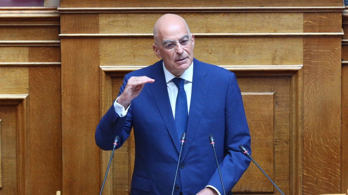 Δένδιας: Οι Ενοπλες Δυνάμεις νοίκιαζαν μία ολόκληρη πολυκατοικία σε έναν αξιωματικό – 800.000 οι απώλειες των εσόδων