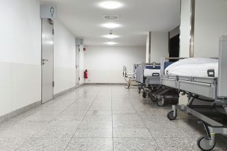 Ιατρικός Σύλλογος Πειραιά: Ανησυχία για λουκέτα σε ιδιωτικές κλινικές