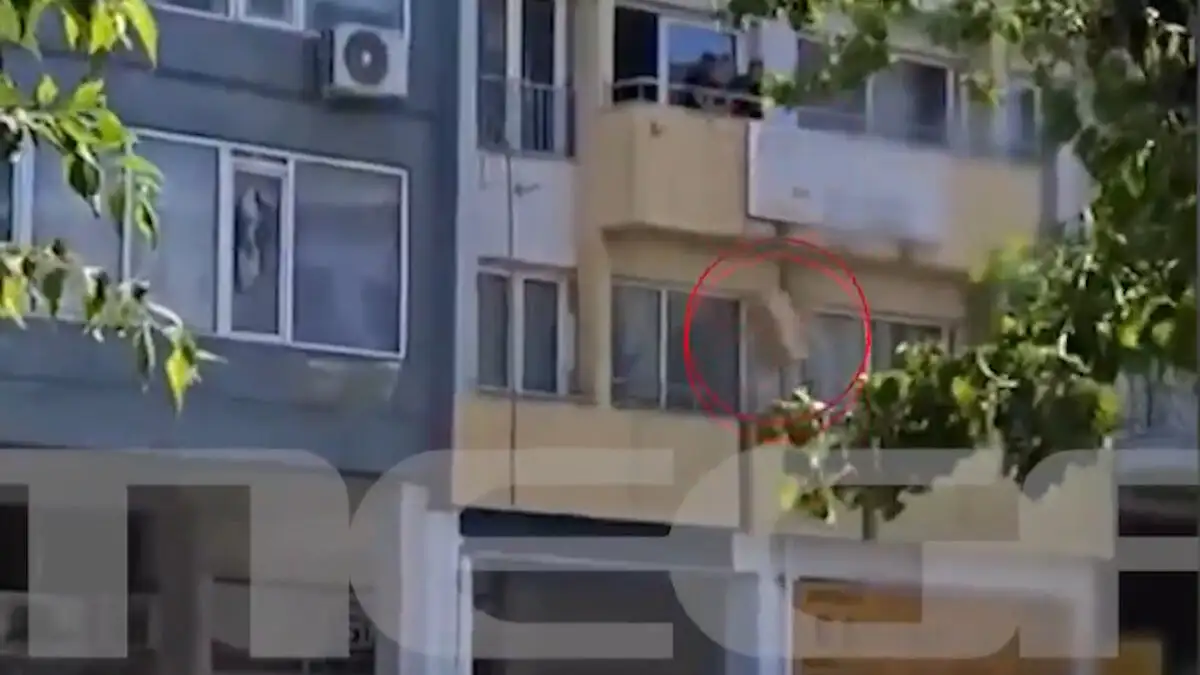Στην ανακύκλωση κούτες με έγγραφα του ΟΠΕΚΕΠΕ στη Θεσσαλονίκη – Τις πετούσαν από το μπαλκόνι