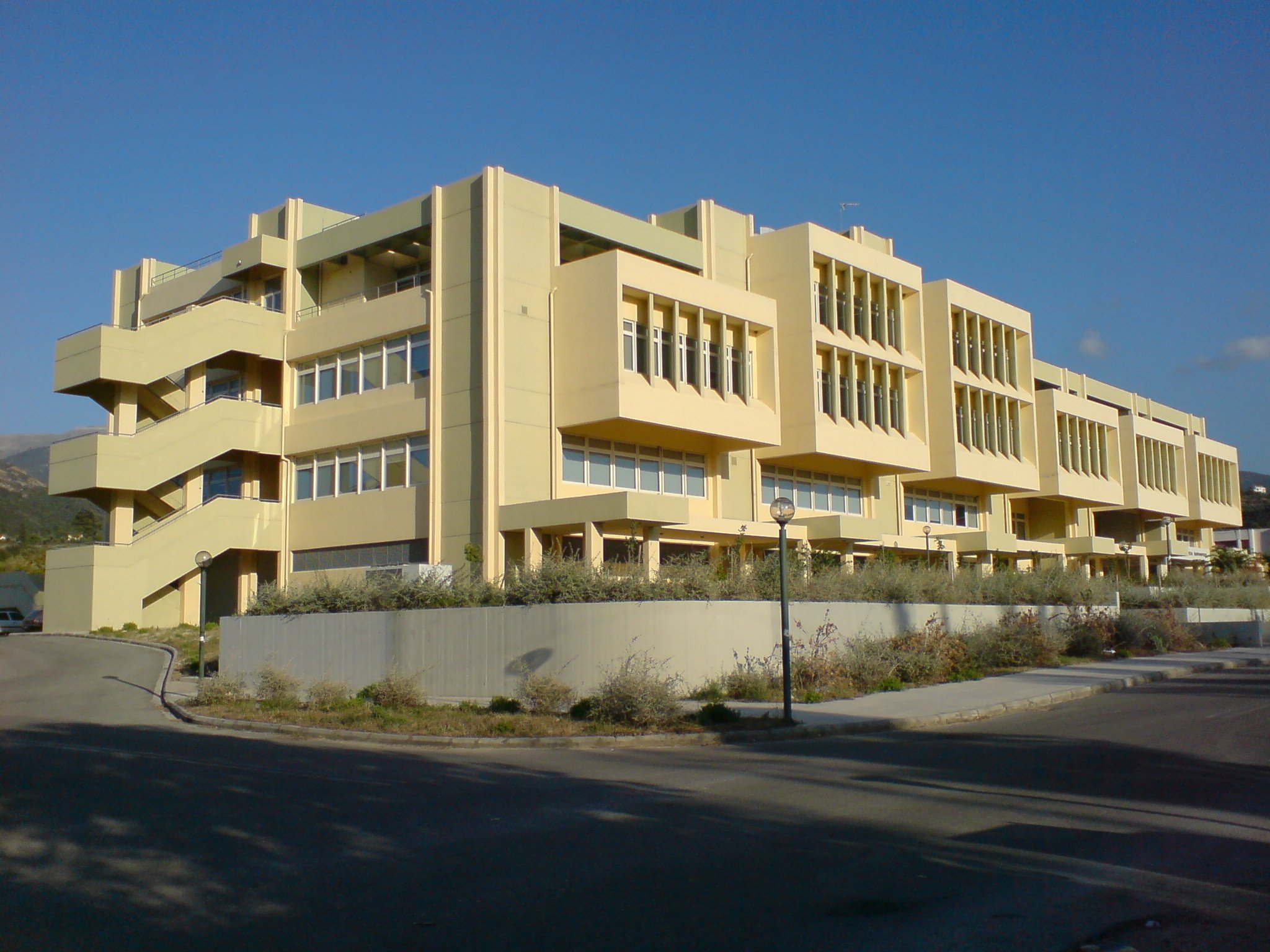 Το Εργατικό Κέντρο καταγγέλλει τη διοίκηση του πατρινού ΑΕι πως "πετά" έξω από την Εστία φοιτητές