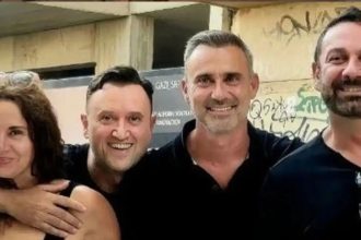 Σάλος στο «Χ» για τη φωτογραφία μετά την κηδεία του Γεράσιμου Μιχελή – Ο Αργύρης Αγγέλου απαντά μετά τις έντονες αντιδράσεις