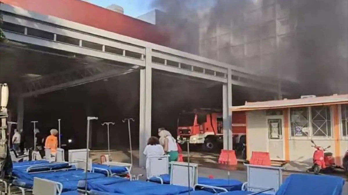 Γεωργιάδης για τη φωτιά στο νοσοκομείο «Άγιος Ανδρέας»: Δεν κινδυνεύει κανένας ασθενής – Τα αίτια ερευνώνται