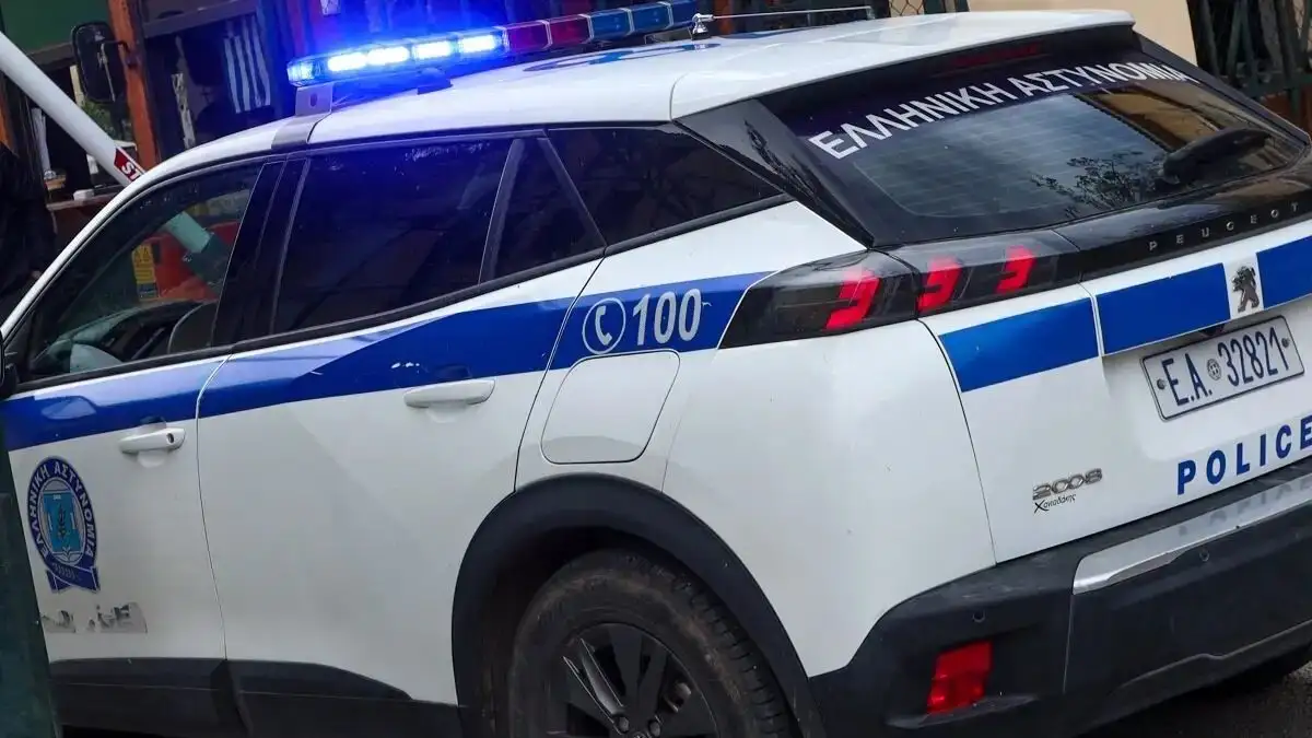 Ηλικιωμένη κατέβηκε να πετάξει τα σκουπίδια και δέχτηκε επίθεση με μαχαίρι από γείτονά της
