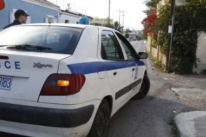 Πάτρα: Ανήλικοι επιτέθηκαν και έκλεψαν γυναίκα στο δρόμο