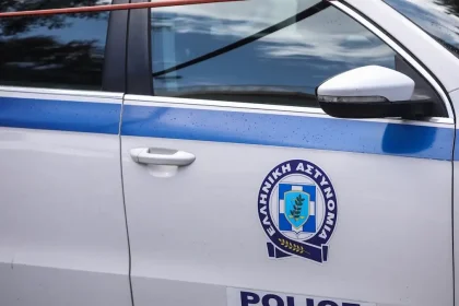 Πάτρα: Άνδρας χτύπησε σύζυγο, ανήλικα παιδιά και μητέρα - Επιτέθηκε και σε αστυνομικό